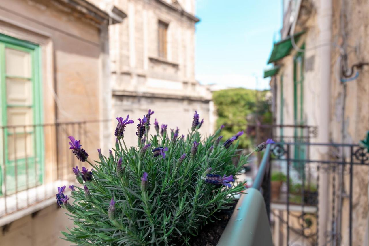 Nicolhouse - Appartamento Nel Centro Storico Di ปาแลร์โม ภายนอก รูปภาพ